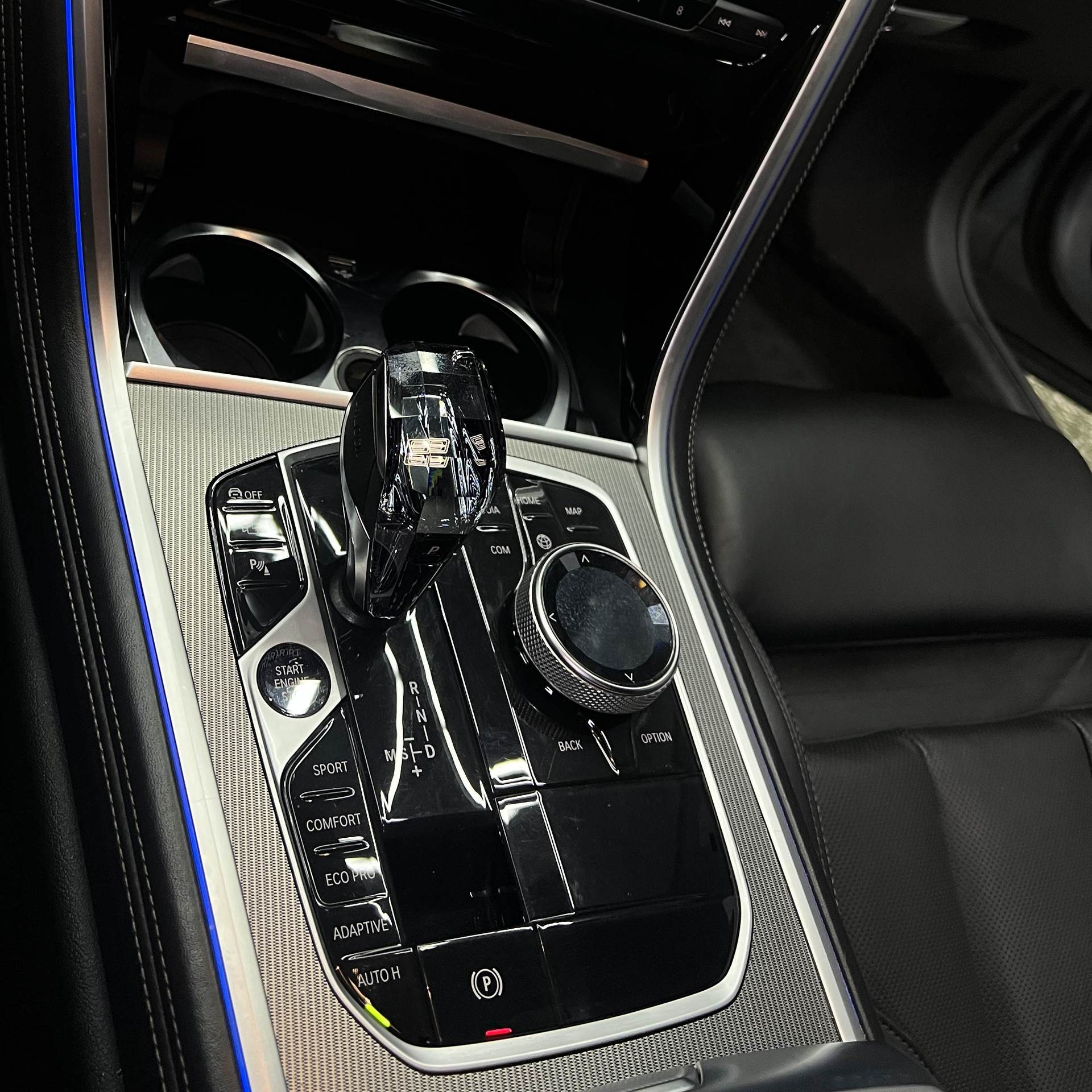 Detal pracy przy czyszczeniu auta w NOVA Detailing