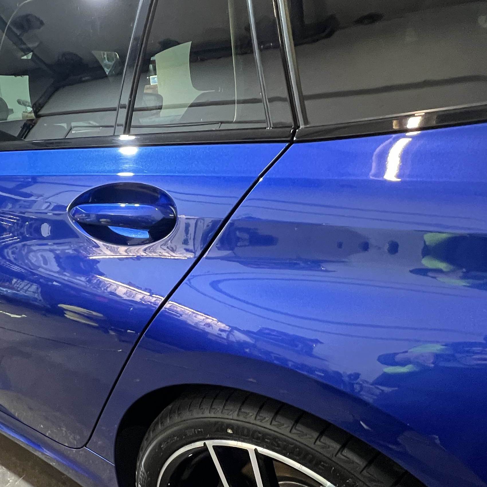 Lakier samochodu po pielęgnacji w NOVA Detailing